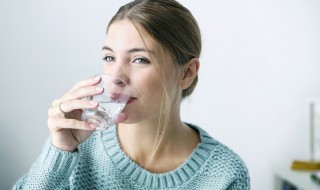 做瑜伽多久可以喝水（练瑜伽多久可以喝水）