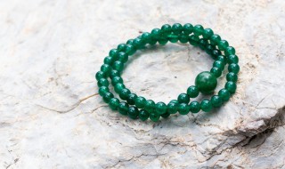 怀孕可以带翡翠吗 怀孕为什么不能戴翡翠