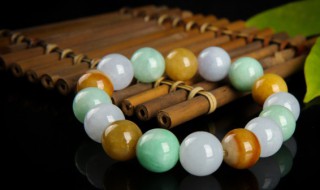 泡温泉可以带翡翠吗 泡温泉要取翡翠手镯吗