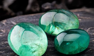 怎样区分翡翠和玻璃 怎么区分翡翠和玻璃鉴别要点