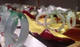 云南翡翠手镯是真的吗 云南的玉手镯是真的吗