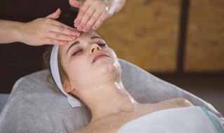 怎么用糖去角质（白糖去角质生活小妙招）