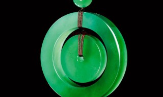 翡翠会越带越绿吗（翡翠会越戴越绿吗?）