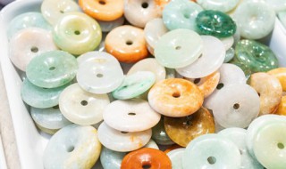 翡翠能摔碎吗（翡翠能砸碎吗）