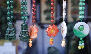 翡翠会变色吗（紫色翡翠会变色吗）