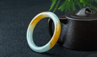 翡翠手镯裂了还能戴吗 翡翠镯子裂了还能戴吗