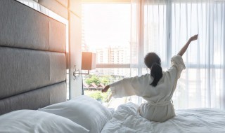 早安八月朋友圈说说（八月你好的朋友圈早安）