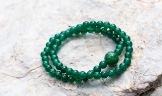 翡翠种类的等级分类（翡翠种类等级划分）