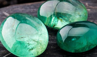 灵云翡翠的玉是真的吗（云南云玉集团翡翠是真的吗）