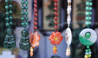 翡翠玉的鉴定（翡翠怎么鉴定）