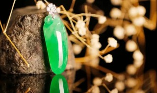 翡翠跟玉一样吗 玉是翡翠吗?