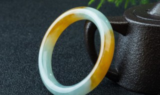 翡翠镯子会越带越透吗（翡翠镯子真的能越戴越透吗）