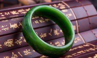 翡翠耐高温吗（翡翠是否怕高温?）