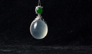 黑加绿翡翠是墨翠吗（黑翡翠和墨翠的区别）