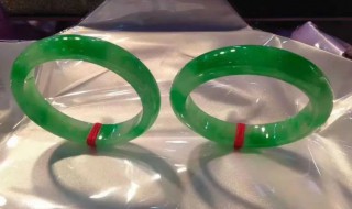 翡翠有放射性吗（翡翠有没有放射性辐射）