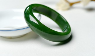 翡翠佩戴后会变色吗 翡翠佩戴后颜色会变吗