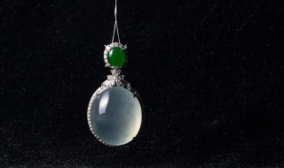 水沫玉是翡翠吗 水沫玉和翡翠有什么区别