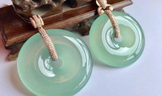 翡翠可以把玩吗（翡翠能不能盘玩）