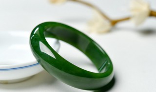 翡翠手镯里面的棉絮 翡翠手镯里面的棉絮图片