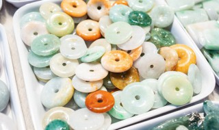 云南翡翠能买吗（云南翡翠能买吗豆瓣）