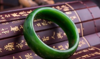 金店里的翡翠是真的吗（黄金店里的翡翠是真的吗）