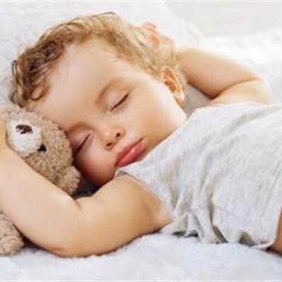  宝宝晚上睡觉时总是翻来覆去睡不踏实，不知怎么回事