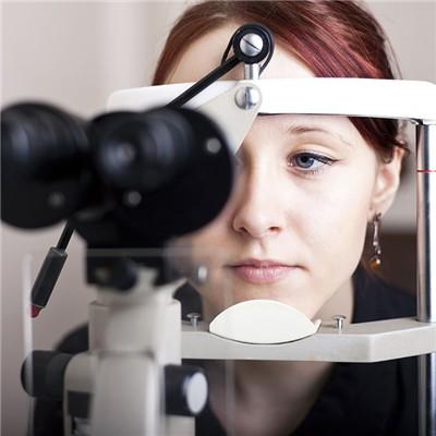 眼皮里面长小白疙瘩是怎么回事