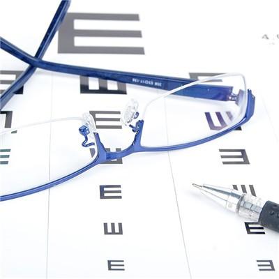 什么近视镜片最薄