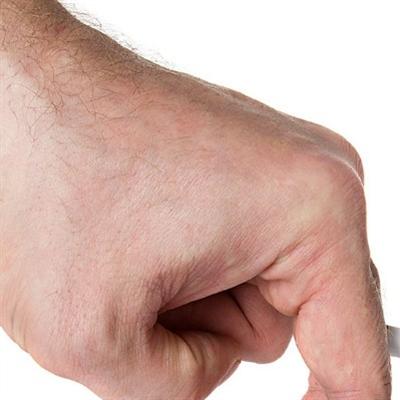 手脚长小水泡怎么回事