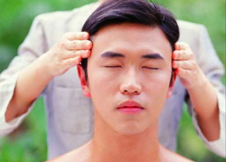 失眠拍打哪些经络及穴位？