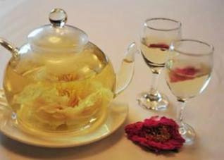 饮用菊花茶 跟痛经说再见