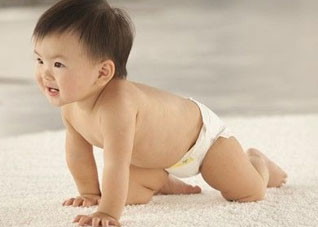 教会宝宝学爬其实并不困难