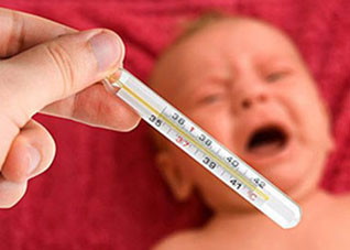 婴儿发烧如何降温 物理降温五个方法