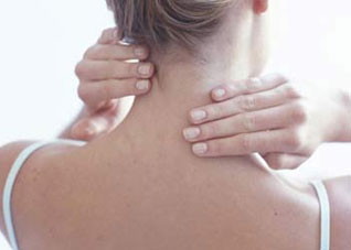 颈椎病患者应多放松颈椎部位