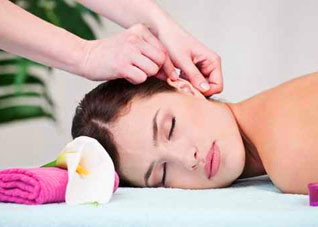 按摩可以预防晕车呕吐