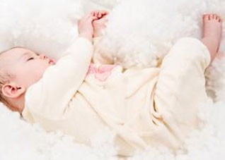 防止宝宝踢被子小妙招