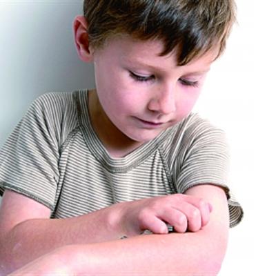 大腿内侧起红疙瘩，怎么办