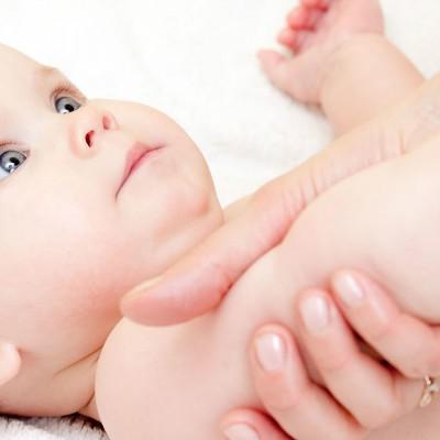 宝宝脸上有湿疹的症状是怎么样的