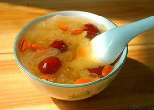 女人贫血变成“黄脸婆”