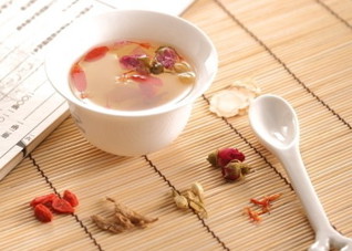 冬季女性减肥的两款减肥茶