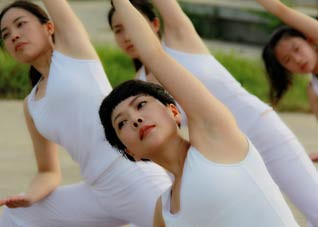 每天一分钟美容瑜伽延缓衰老