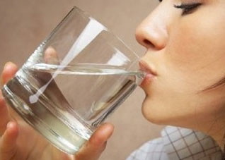 喝白开水减肥苗条不用担心