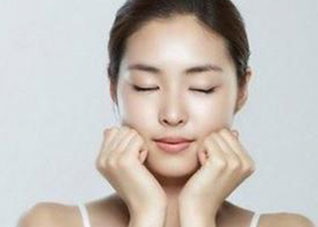快速瘦脸操让你脸型更精致
