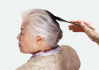 老年人染发影响健康易中毒