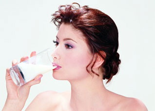 牛奶美肤嫩白的9个妙用