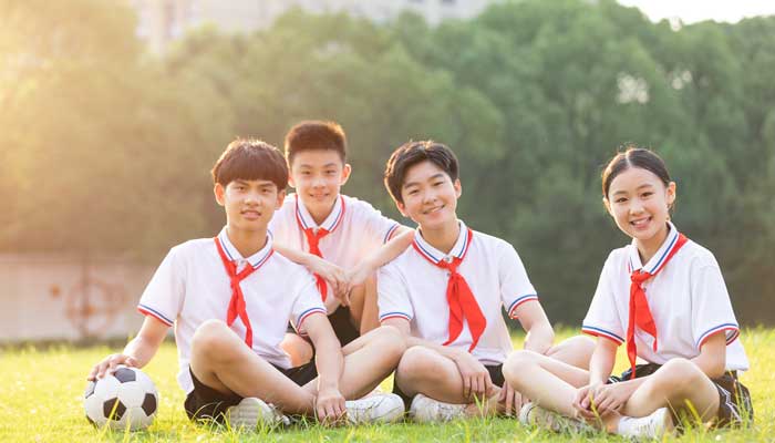 壮哉,我中国少年,与国无疆翻译成现代白话文 壮哉我少年中国与国无疆的翻译