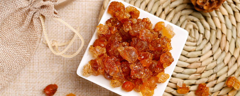 自己家桃树上的桃胶可以吃吗(自己家里的桃树上的桃胶可以吃吗)