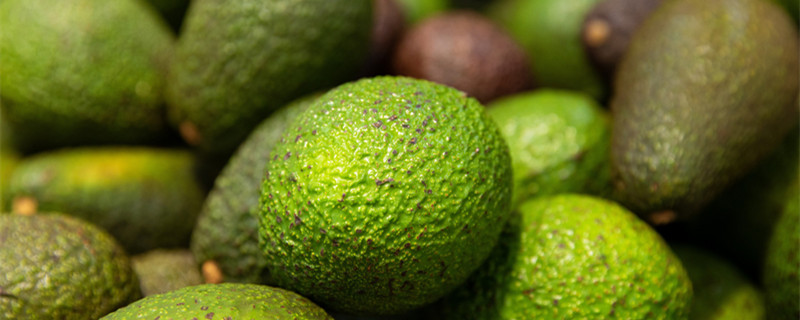 牛油果怎么看熟不熟 牛油果怎么看熟不熟图片