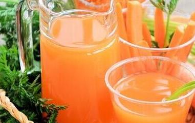胡萝卜汁的功效与作用 芹菜胡萝卜汁的功效与作用
