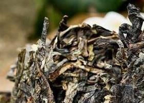 普洱茶生茶砖和白茶有什么区别 普洱茶生茶砖和白茶有什么区别图片